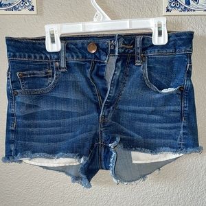 Women’s American Eagle Shorts Size 6 !!